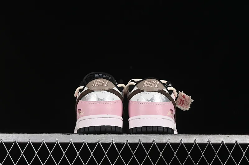 All categories Nk SB Dunk series Nk SB Dunk Low low-top sneakers Nk Dunk Low Panda Prank Special project heart-warming email Heart Rose Special gift box Low-top casual sneakers CW1590-100